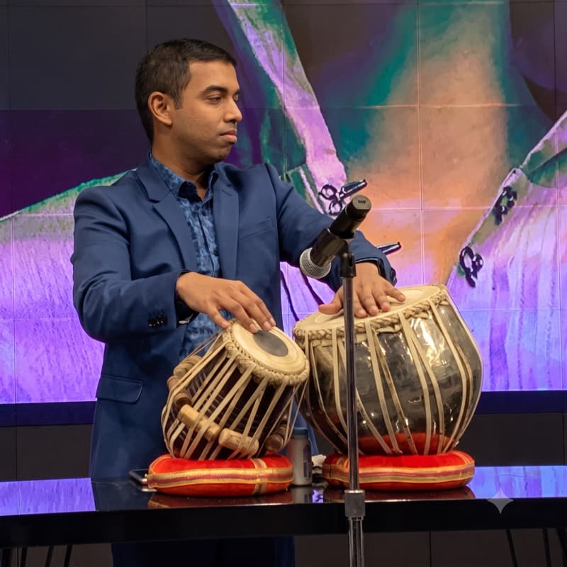 Sayem performing on the tabla